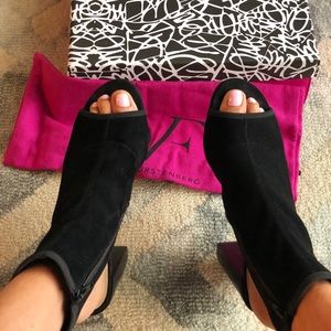 NIB Diane Von Furtstenburg Black stretch booties!